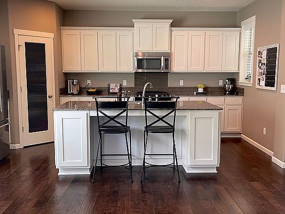 3rd image of 6106 Westmoreland Ln