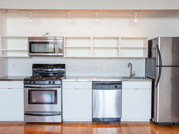 3rd image of 156 Porter St APT 329