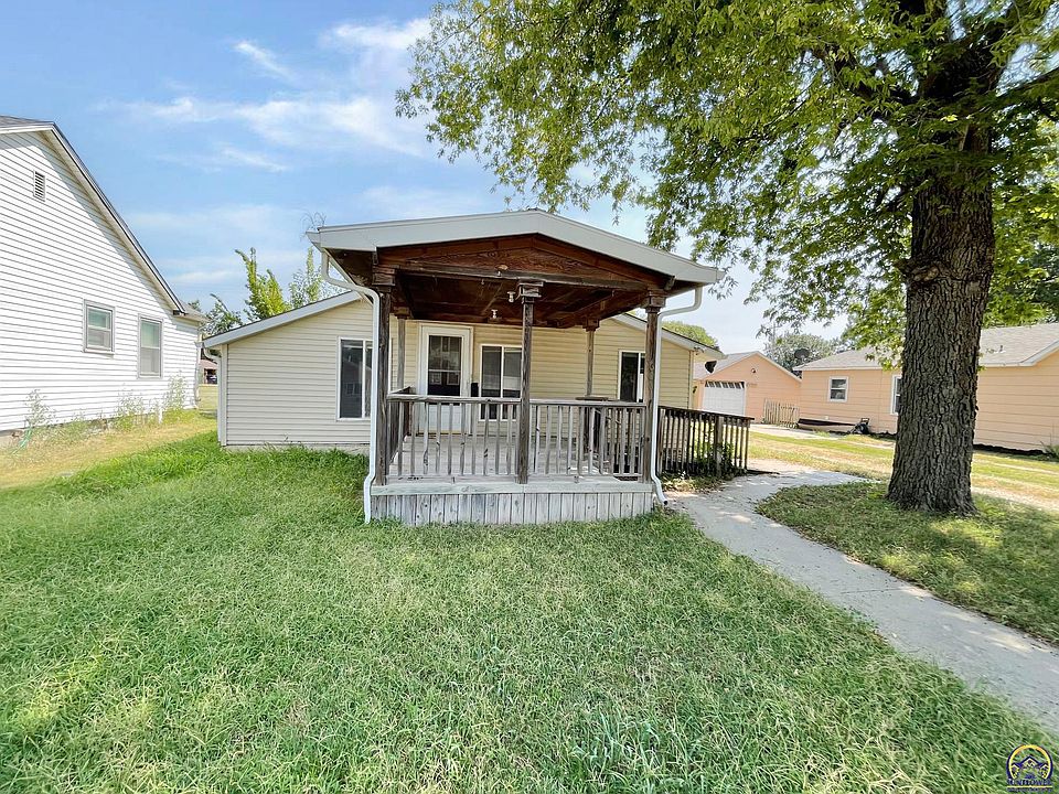 606 Oak St, Wamego, KS 66547 MLS 229021 Zillow