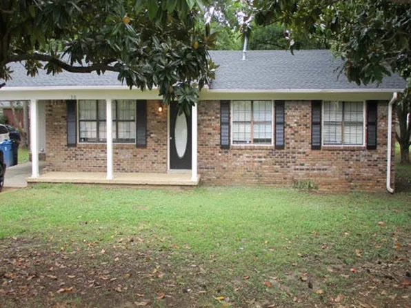 318 Wortham Dr, Covington, TN 38019