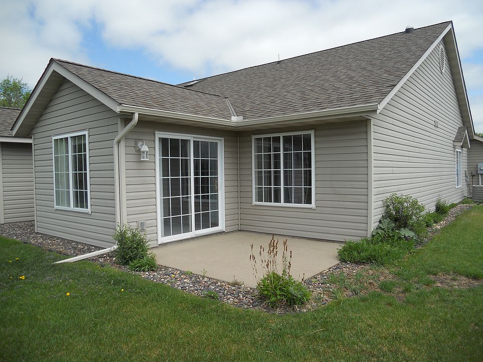 2nd image of 280 Maple Ln