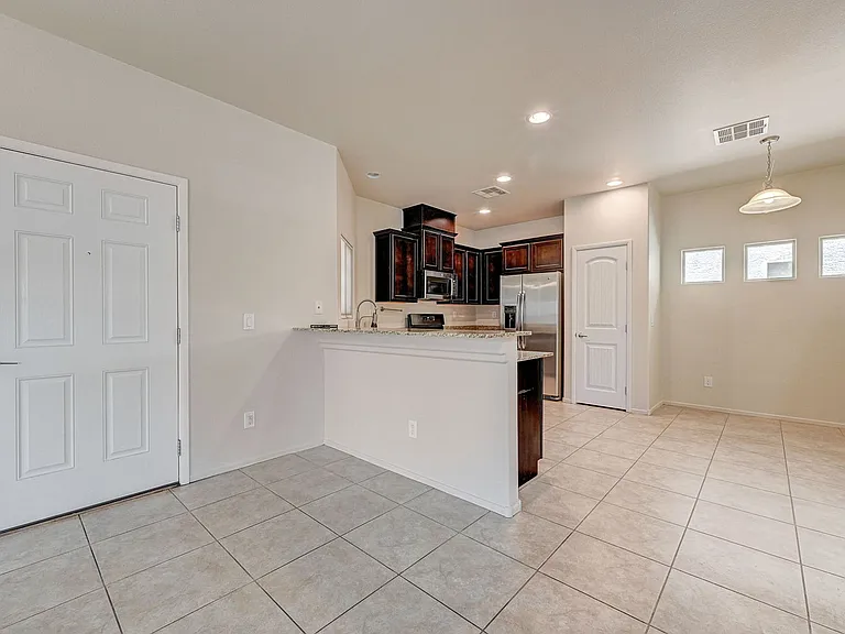 9522 Vega Carpio Ave — Photo 5