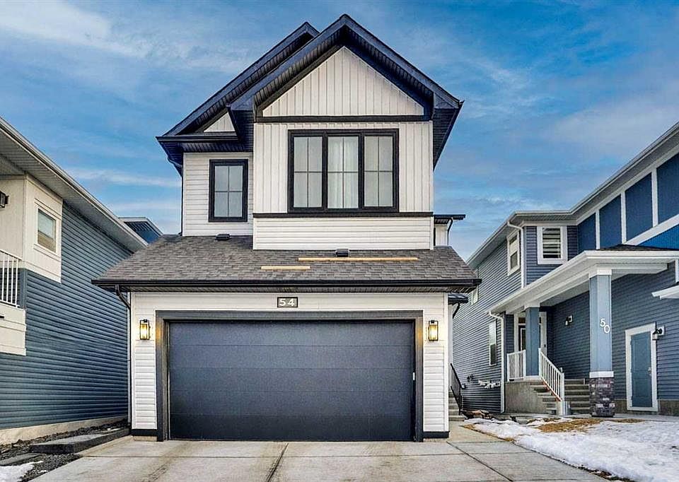 1st image of 54 N Calhoun Cres NE
