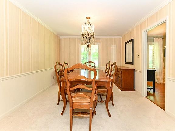 5th image of 1 Fountain View Cir APT D