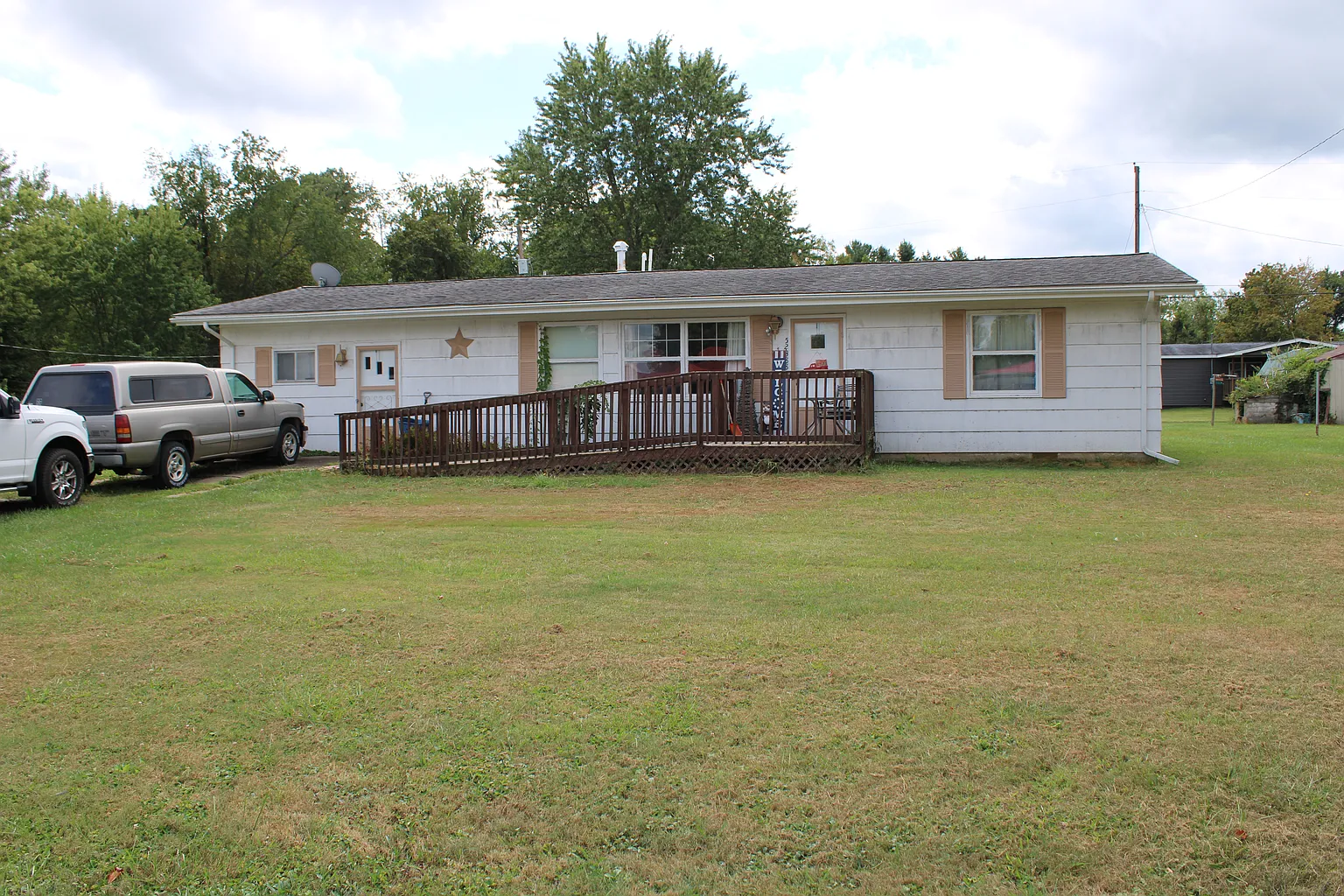 52388 East Dr photo 1