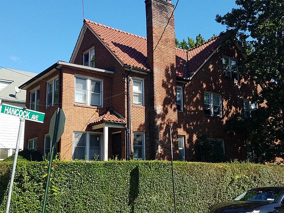 4th image of 220 E 5th St