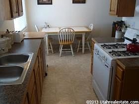 Kitchen & Dining