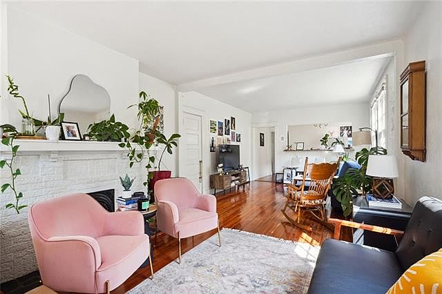 1st image of 124 N Solomon St #124