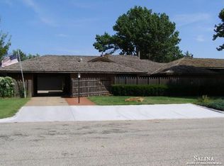 901 Charles St, Ellsworth, KS 67439