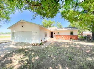1813 Potomac Dr, Ponca City, OK 74601