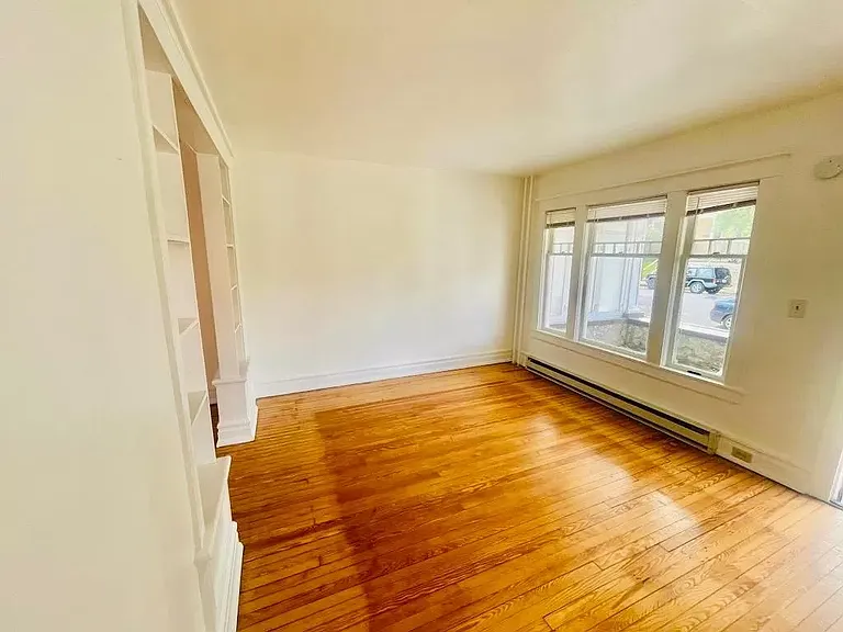 1911 Ferry St #1 — Photo 1