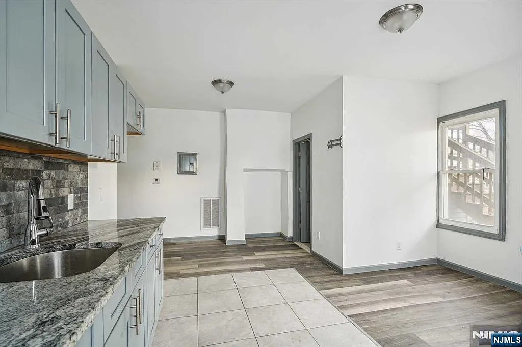 2 bed, 1.0 bath, $2,250 — Photo 3