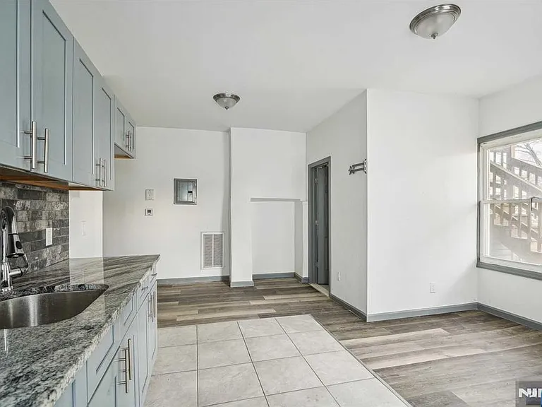143 Valley Rd — Photo 3