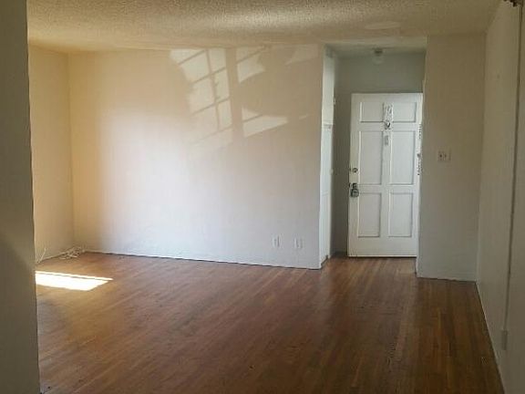 3rd image of 7911 Blackburn Ave APT 6