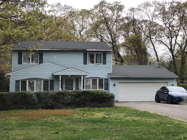 187 Bridge Rd, Hauppauge, NY 11788