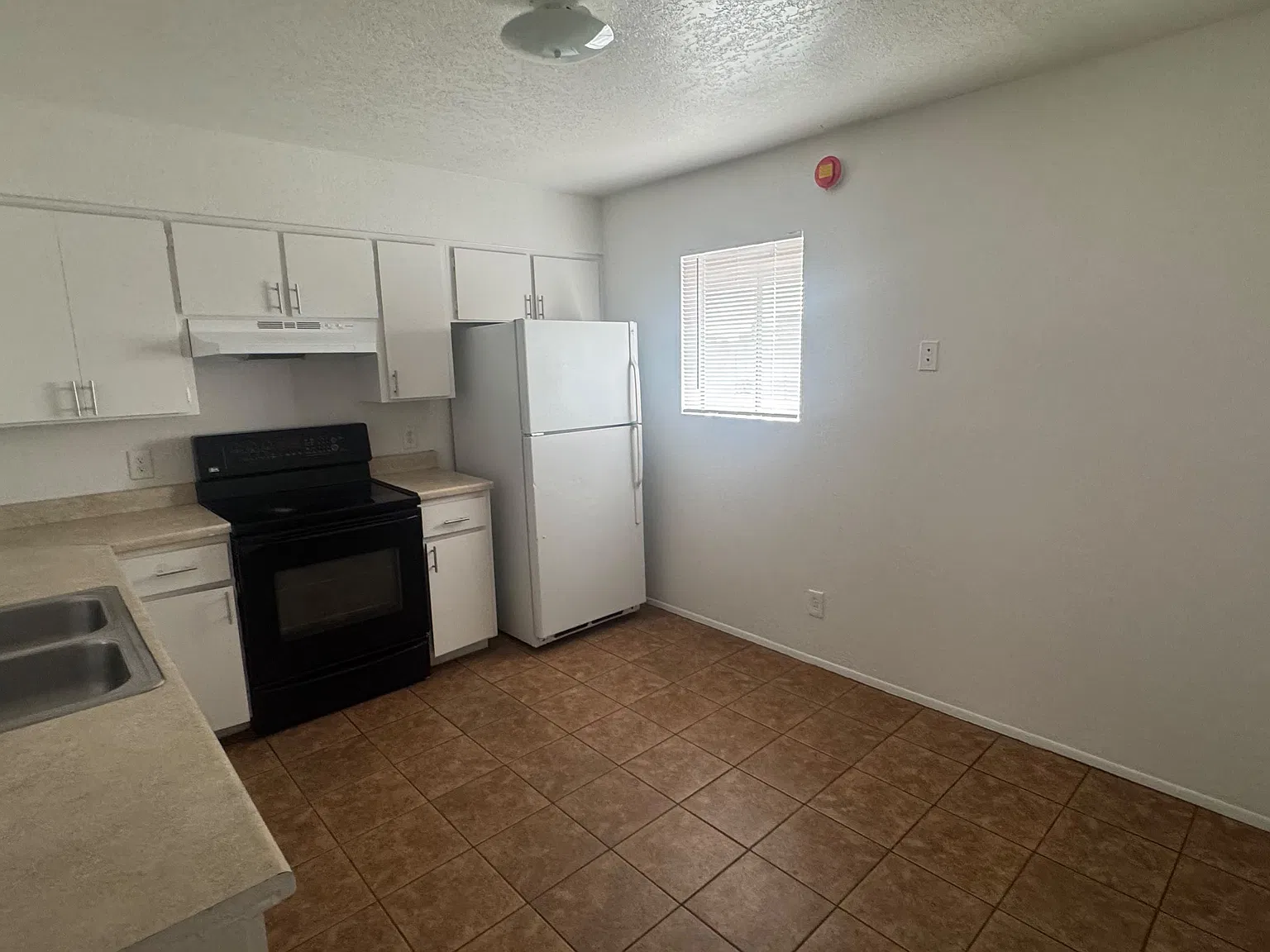 2 bed, 980 sqft, $1,050 — Photo 4
