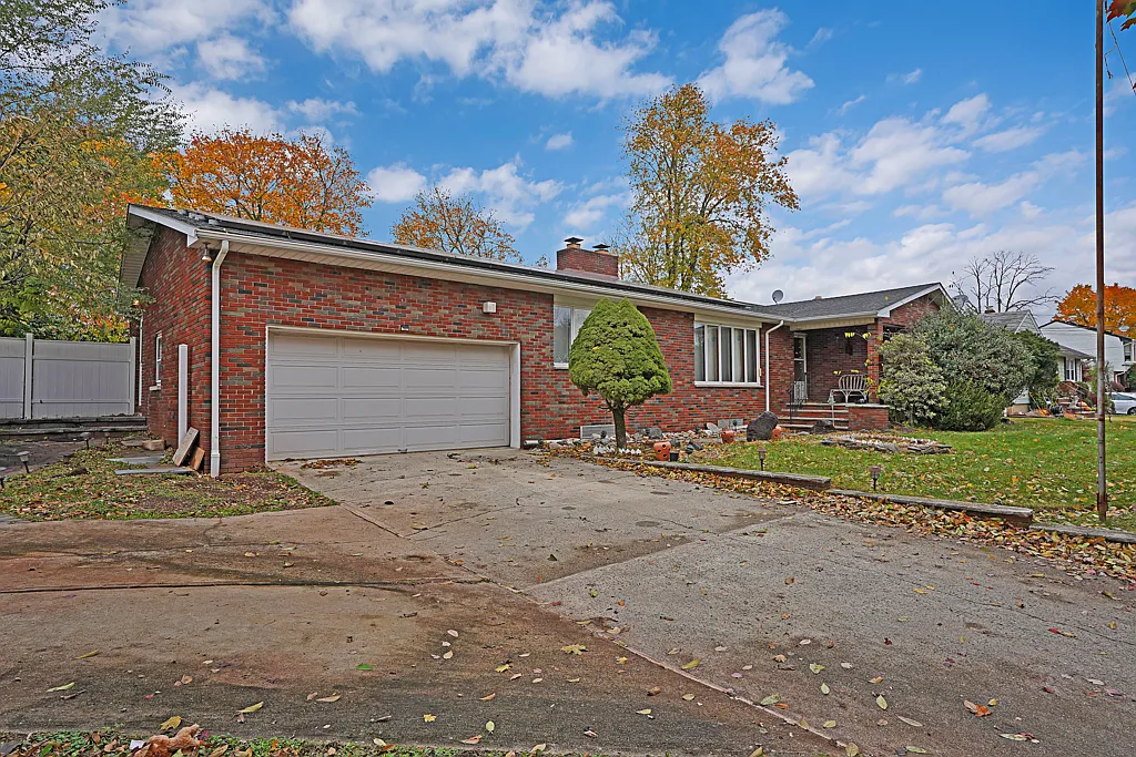3 bed, 1560 sqft, $3,700 — Photo 3