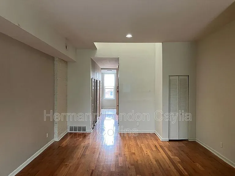 1708 S Tucker Blvd #C — Photo 4