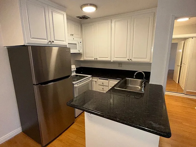 10760 Rose Ave. — Photo 9