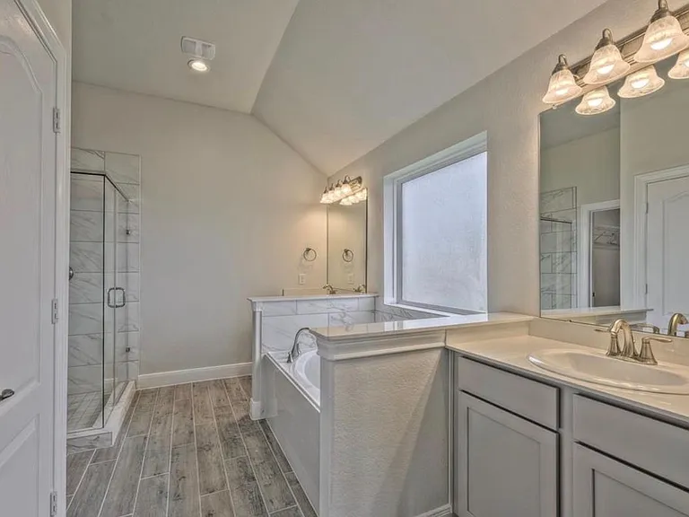 11727 Champions Forest Dr — Photo 2