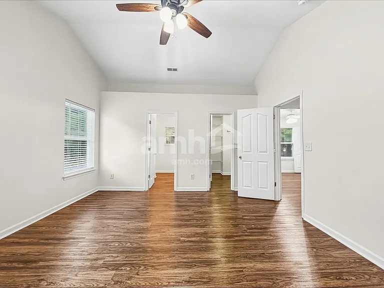 3801 Wingdale Ct — Photo 10