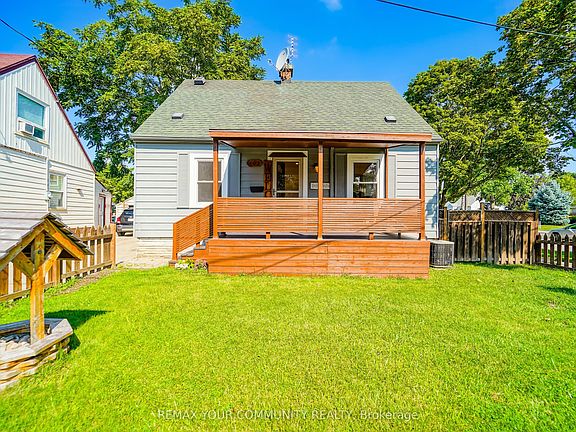 2nd image of 102 Hearst Cir