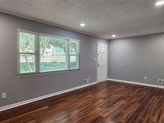 4th image of 1096 Deleon Ct
