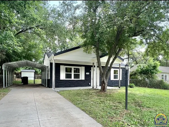 3326 SE Girard St, Topeka, KS 66605