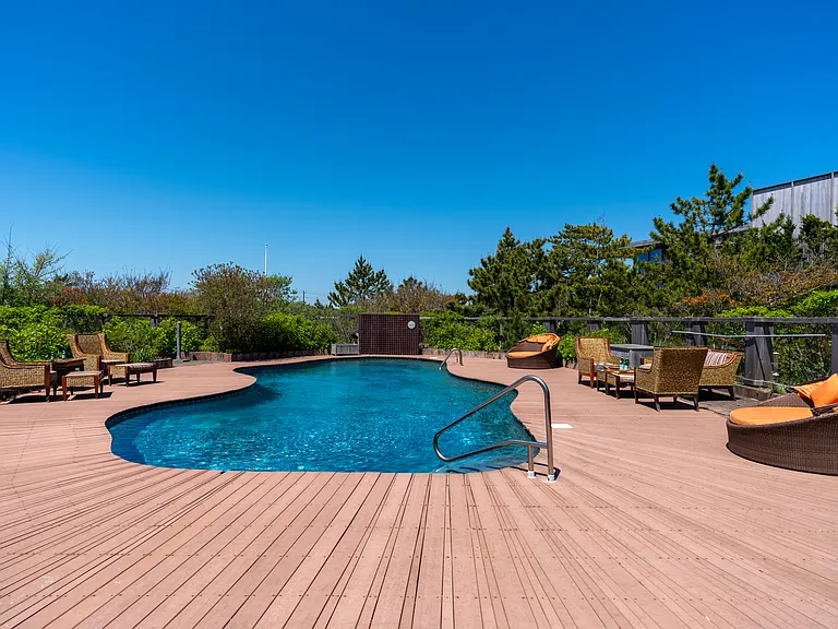 174 Dune Rd — Photo 33