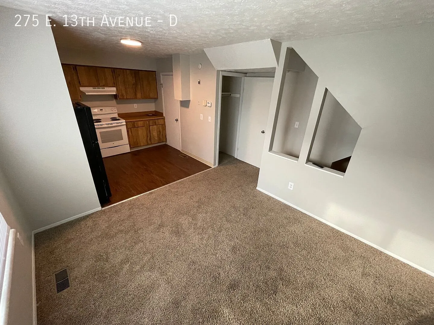 Available Fall 2027 - 3 bedroom just blocks away from OSU! — Photo 2