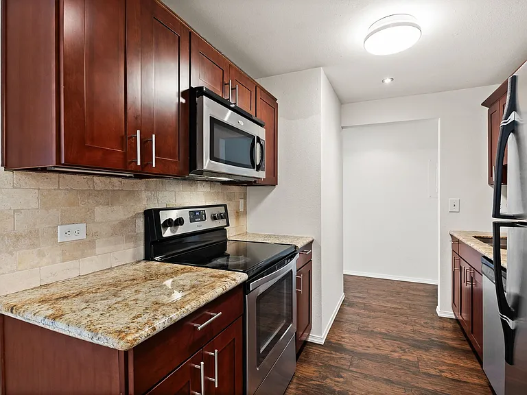 710 N 160th St #B204 — Photo 9