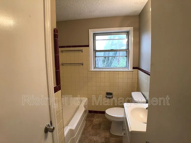 724 Self Dr — Photo 5