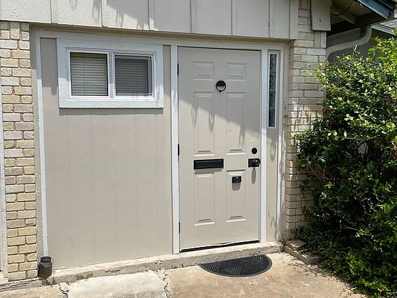 3rd image of 7004 Towering Oaks Dr