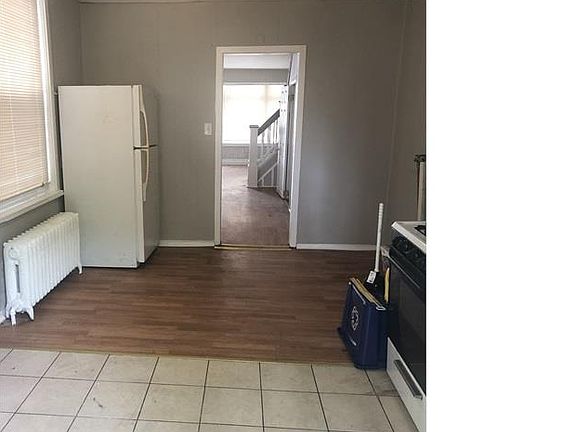 2nd image of 221 W Clapier St