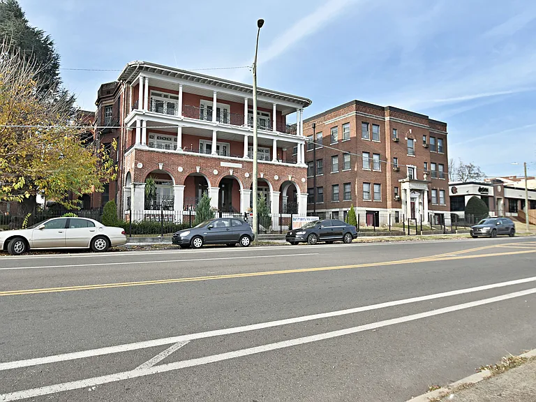 209 W 5th Ave #203 — Photo 21