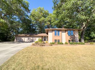 330 Wagon Wheel Ct, Green Bay, WI 54302