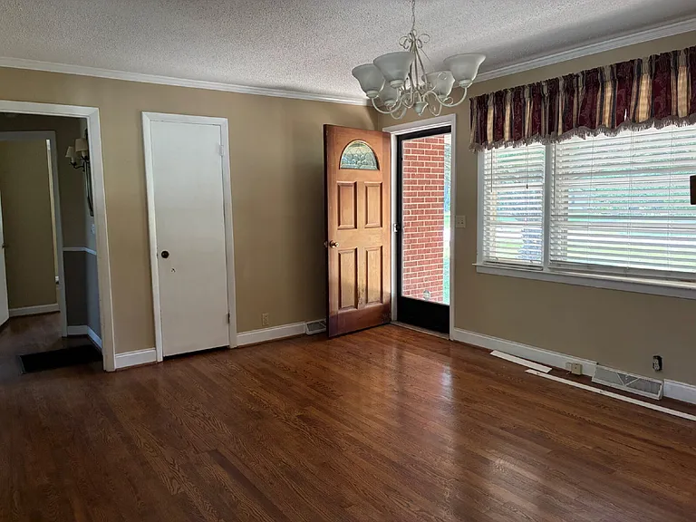 3903 Shady Grove Rd — Photo 8