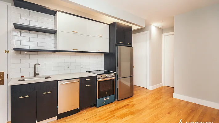 Rented by Nooklyn NYC LLC | media 4