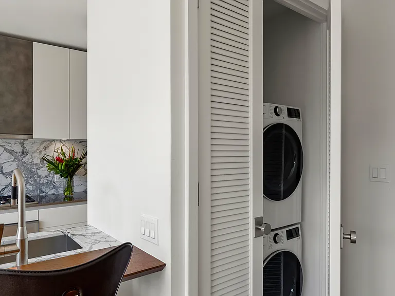 75 Kenmare St #5H — Photo 10