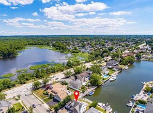 139 Alhambra Rd, Massapequa, NY 11758