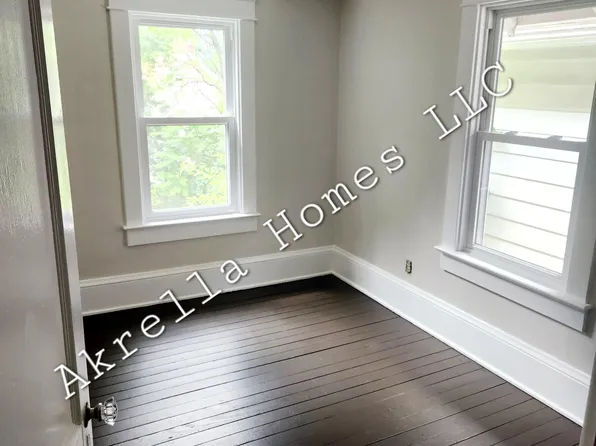 351 Grand Ave, Akron, OH 44302