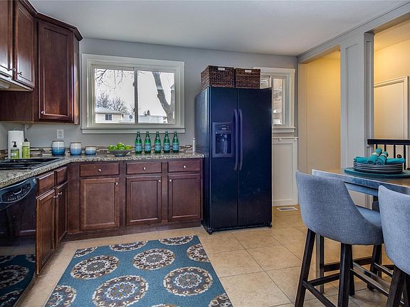5th image of 15930 E Brunswick Dr