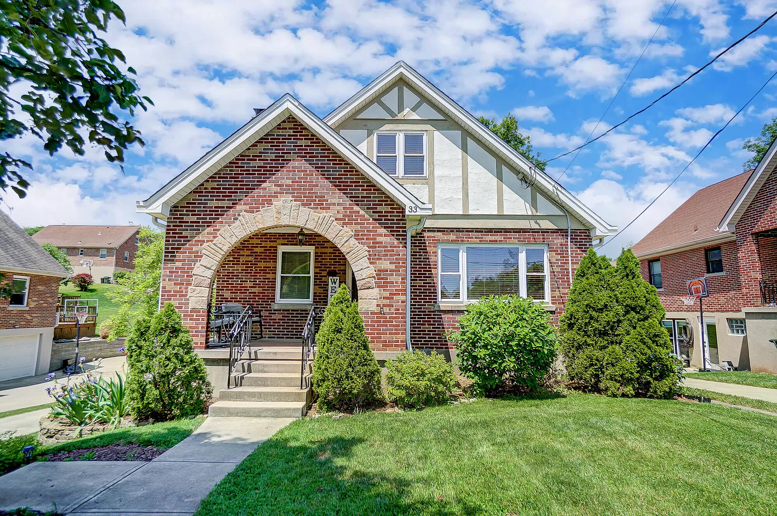 33 Edgewood Dr photo 1