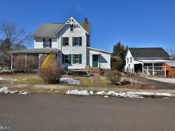 37 Lincoln Ave, Ivyland, PA 18974