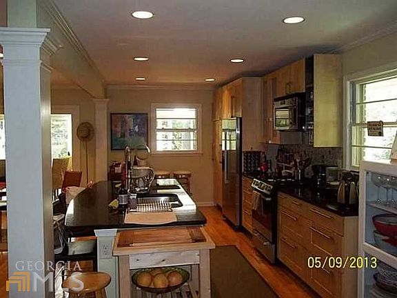 3rd image of 1857 Wildwood Pl NE