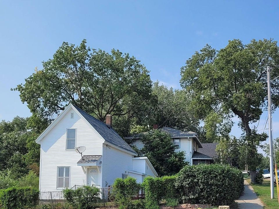 1st image of 117 13th St