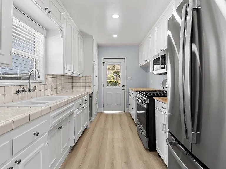 815 Wakefield Ave — Photo 33