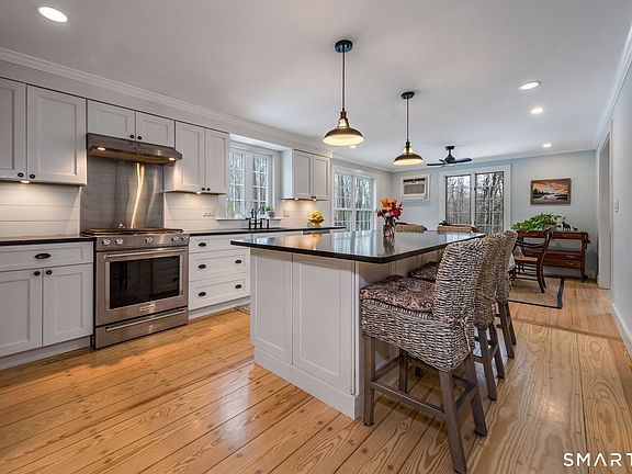 4th image of 21 Little Hollow Road