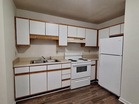 5th image of 3005 Caldwell Ct APT 10
