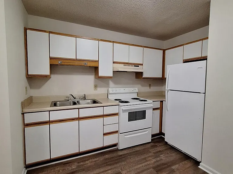 3005 Caldwell Ct #10 — Photo 5